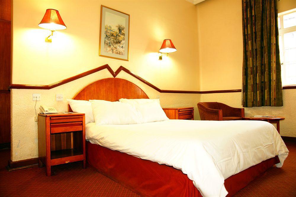 New Ambassador Hotel Harare Dış mekan fotoğraf