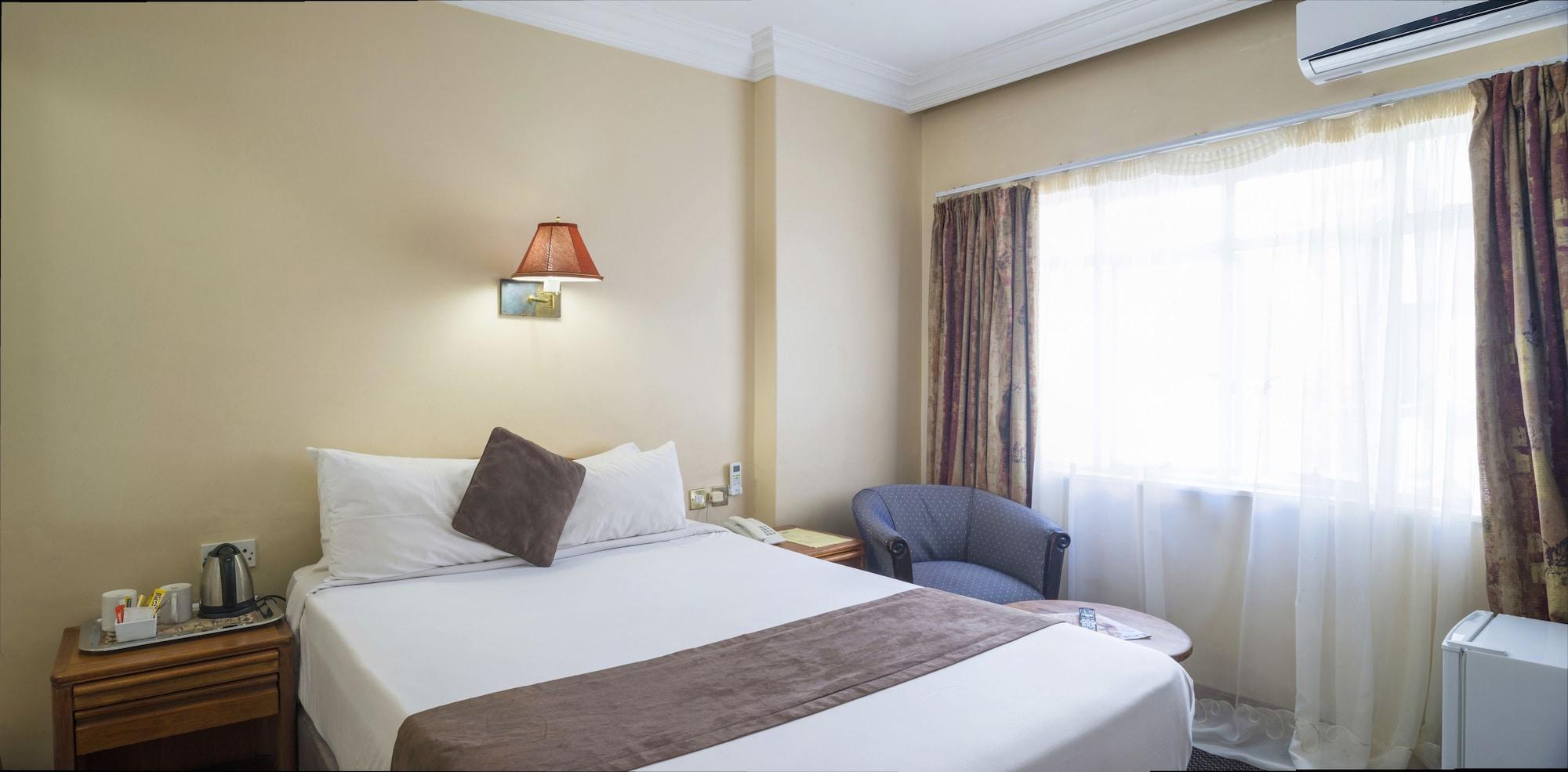 New Ambassador Hotel Harare Dış mekan fotoğraf