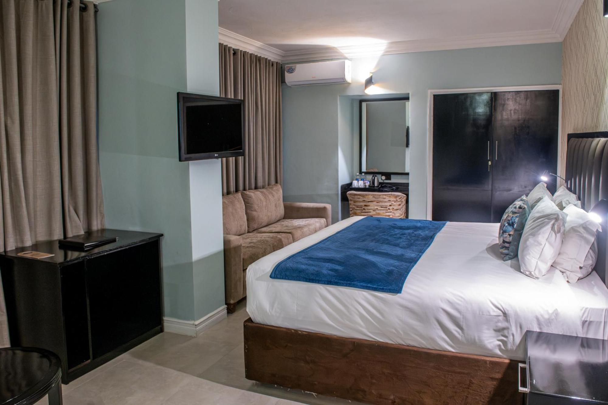 New Ambassador Hotel Harare Dış mekan fotoğraf