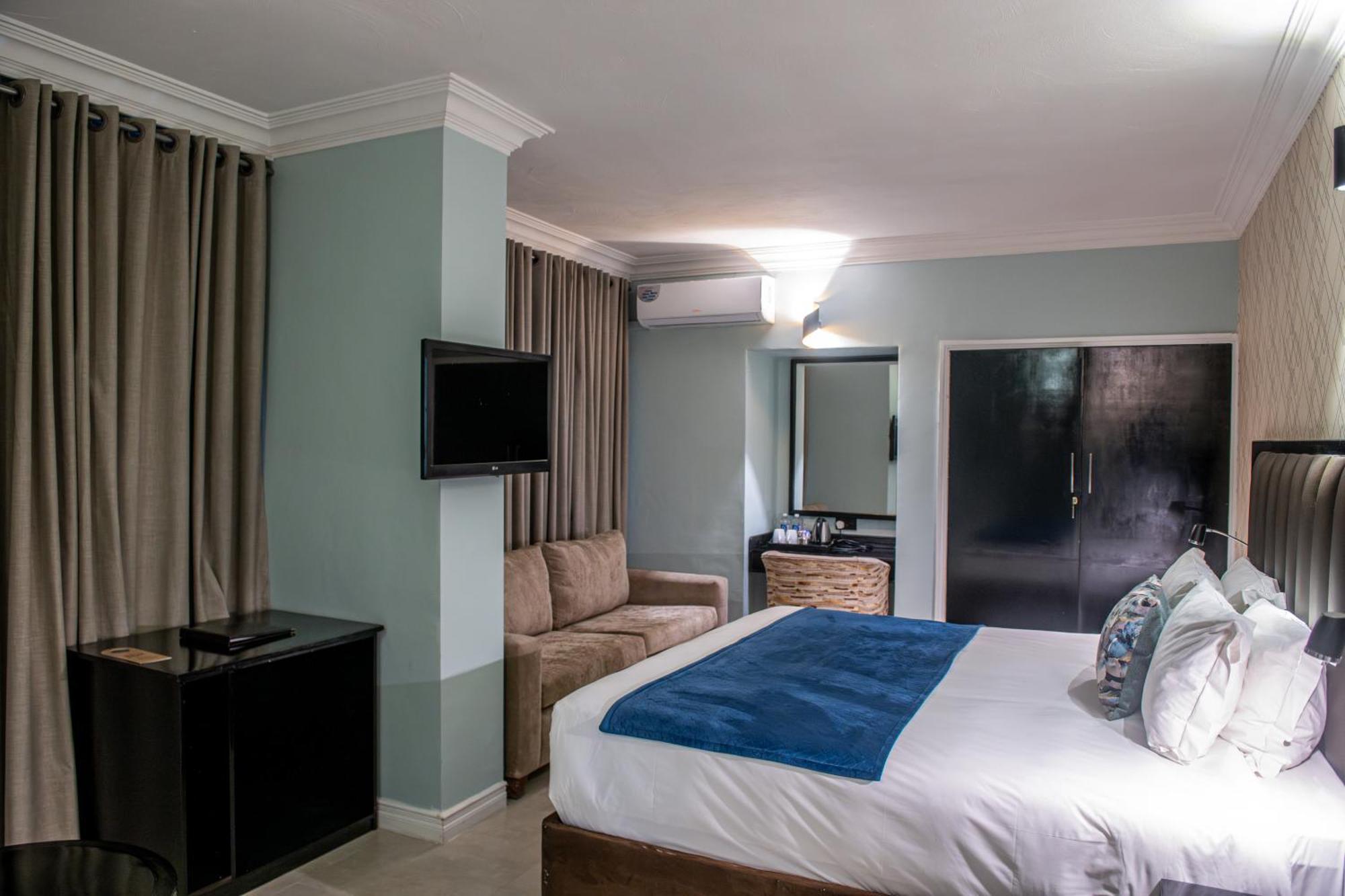 New Ambassador Hotel Harare Dış mekan fotoğraf