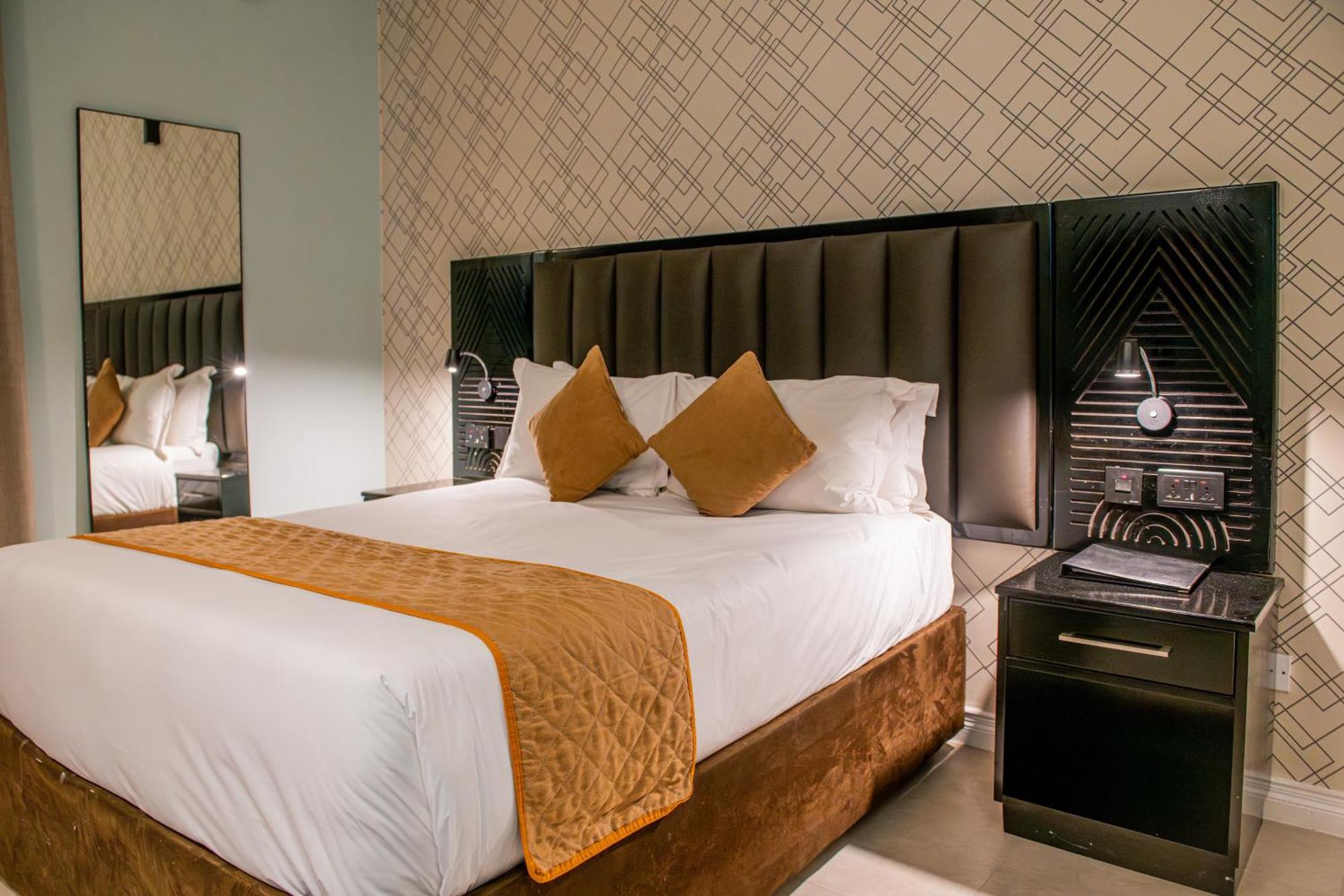 New Ambassador Hotel Harare Dış mekan fotoğraf